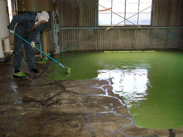 印刷工場の床をリニューアル