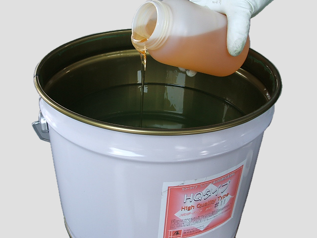 �}�X�L���O�e�[�v�Ńe�[�v�{��